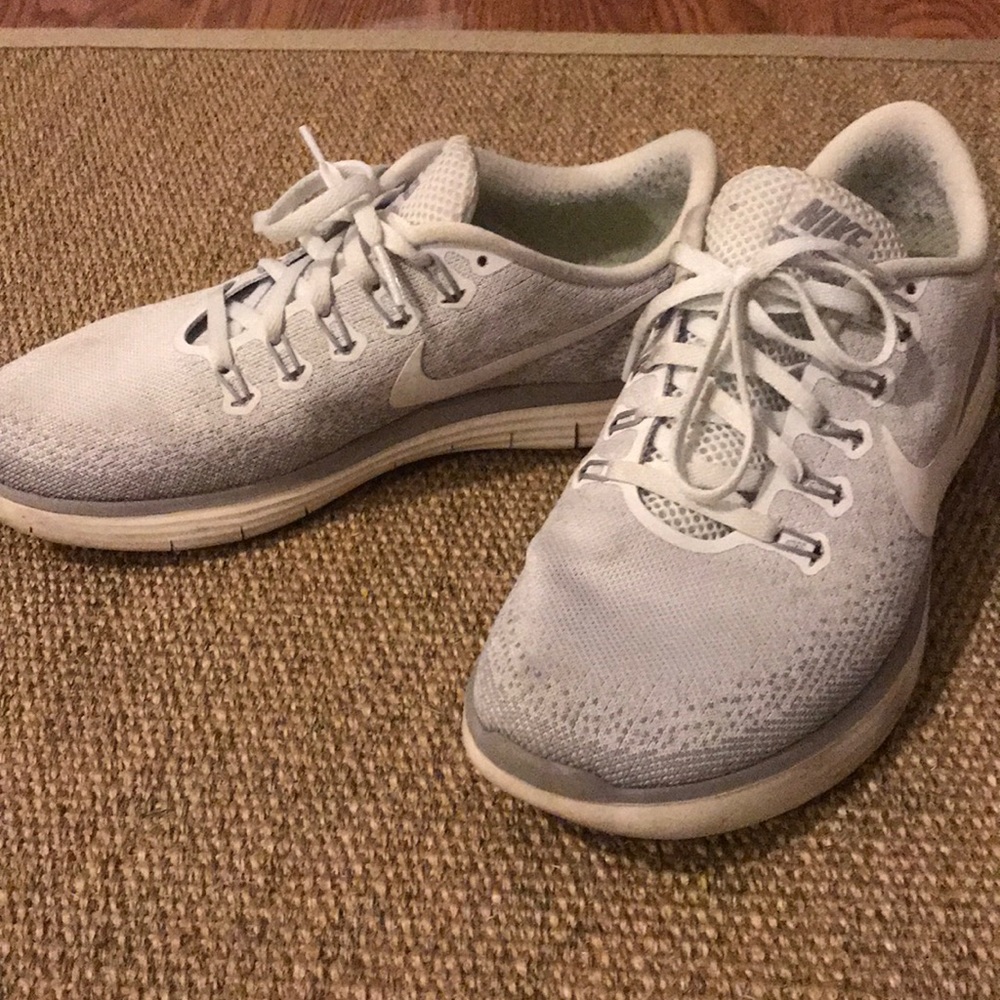 Nike Tennis Shoes